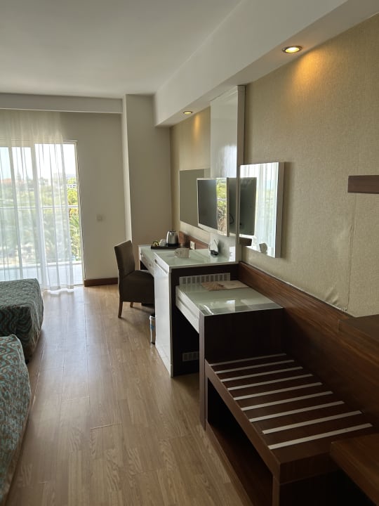 Zimmer Seaden Sea World Resort & Spa