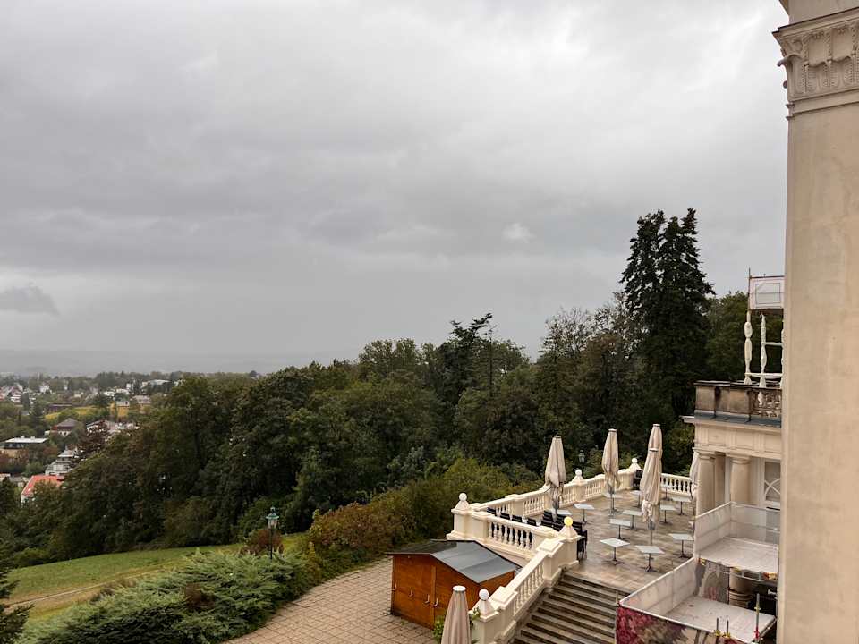 Ausblick Austria Trend Hotel Schloss Wilhelminenberg