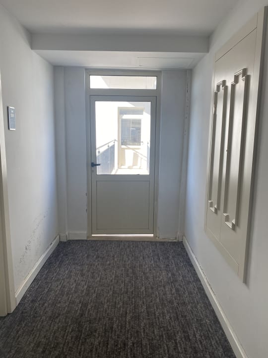 Sonstiges Well Palace Side