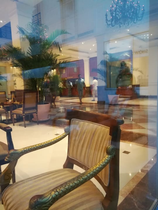 Ausblick von der Terasse in die Lobby. Monachus Family Resort Sorgun