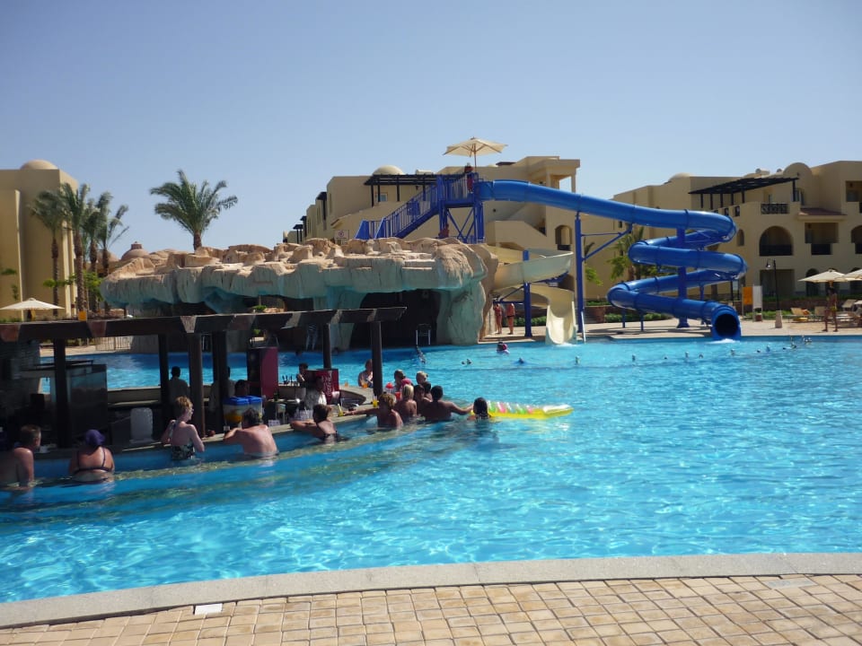 Бар на воде и горки Stella Garden Resort & Spa, Makadi Bay