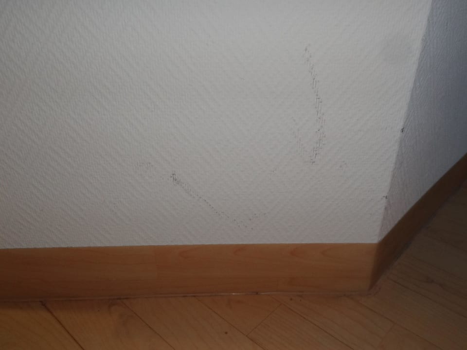 Dreckige Wände (2) AKZENT Hotel Aufkirchen