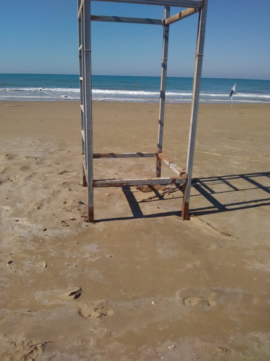 Strand Well Palace Side