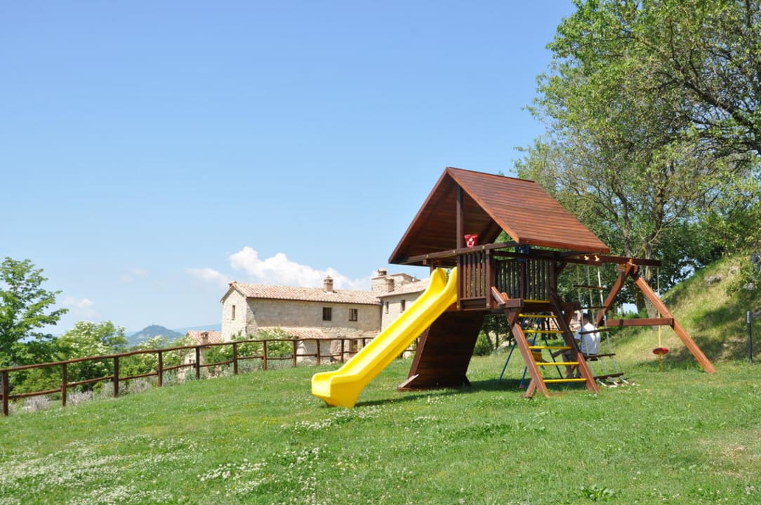 Teil vom Spielplatz Appartements Borgo Del Grillo