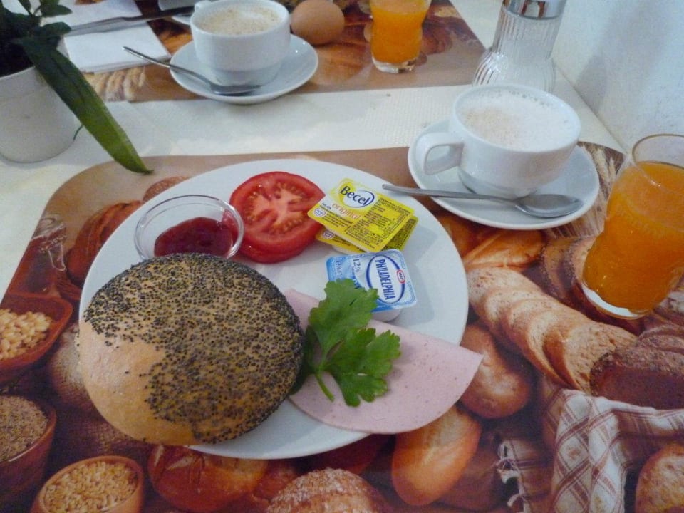 Frühstück Hotel Lumen am Hauptbahnhof