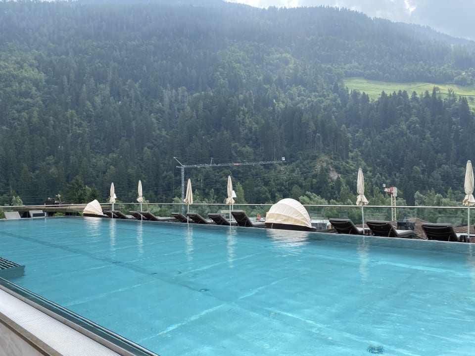 Pool Quellenhof Luxury Resort Passeier