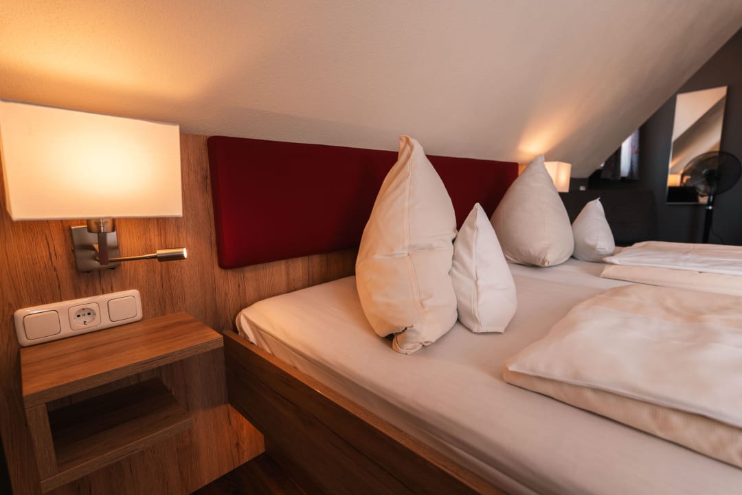 Zimmer Landhotel & Weingasthof Schwarzer Adler