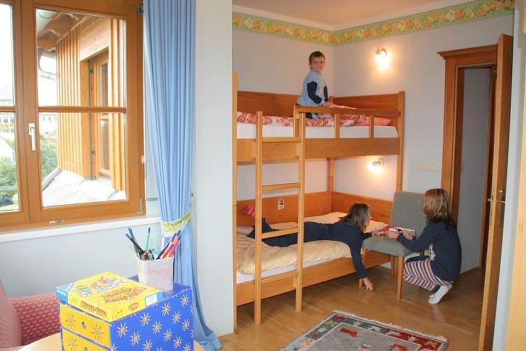 Kinderzimmer mit und ohne Stockbett, viel Platz! Hotel Zum Steinhauser
