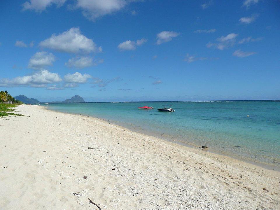 Beach Pallagino Charming Beach Side Villa
