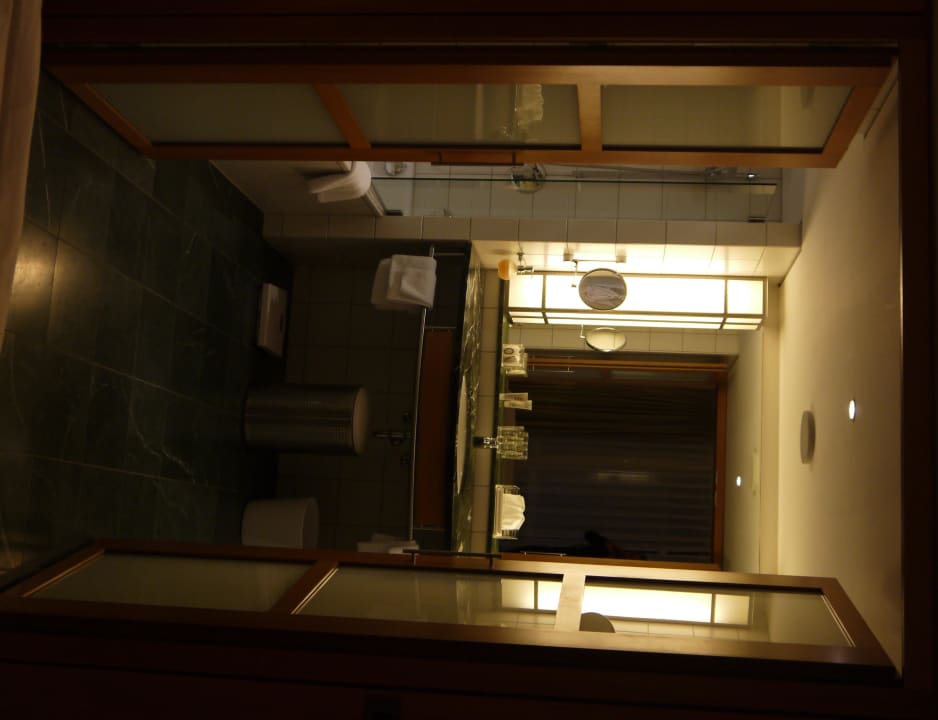 Management Suite - Blick ins Bad The Mandala Hotel