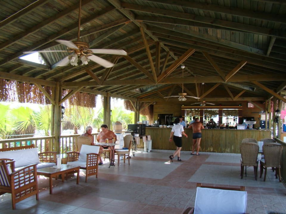 В Исланд баре Botanik Hotel & Resort