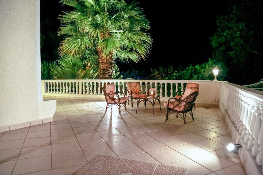 Balcony Villa Small Paradise