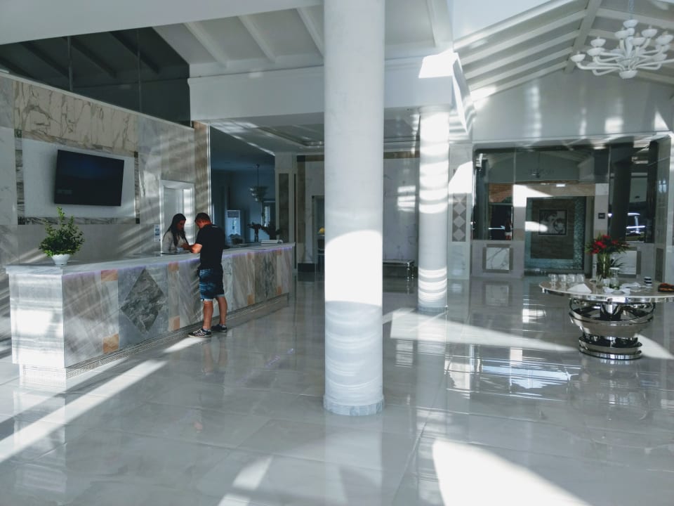 Lobby Sandy Villas Resort