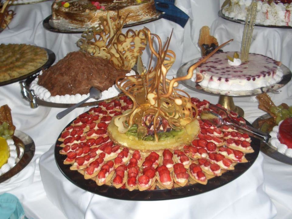 Dessert Saturn Palace Resort Hotel