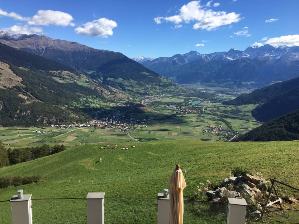 Blick vom balkon ins Vinschgautal Hotel Kastellatz
