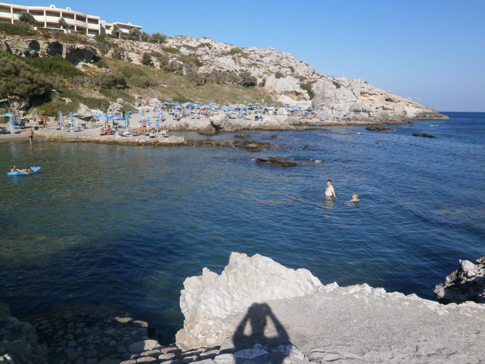 Teil des Strandes Hotel Kalithea Horizon Royal