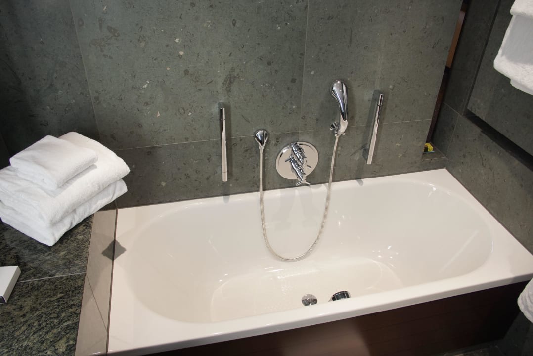 Badewanne Kempinski Hotel Berchtesgaden