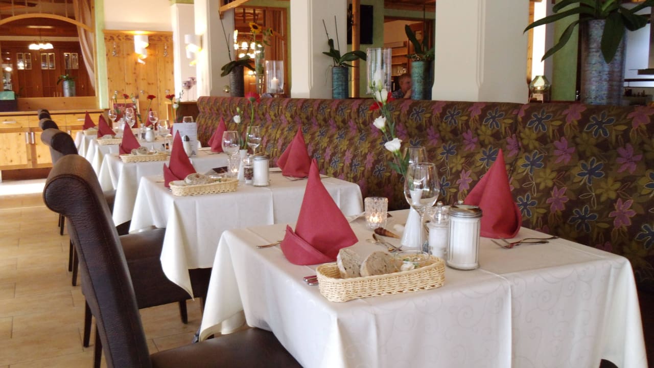 Schön Eingedeckt Hotel Regenbogenland Zum Kramerwirt