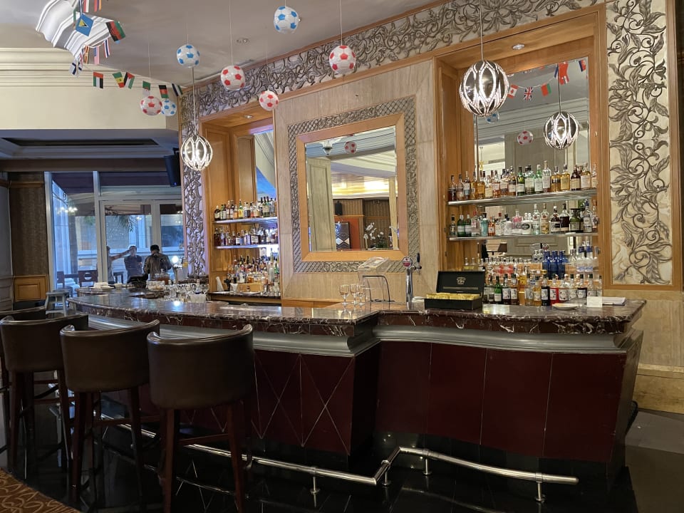 Gastro Hotel The Ritz-Carlton Jakarta, Mega Kuningan