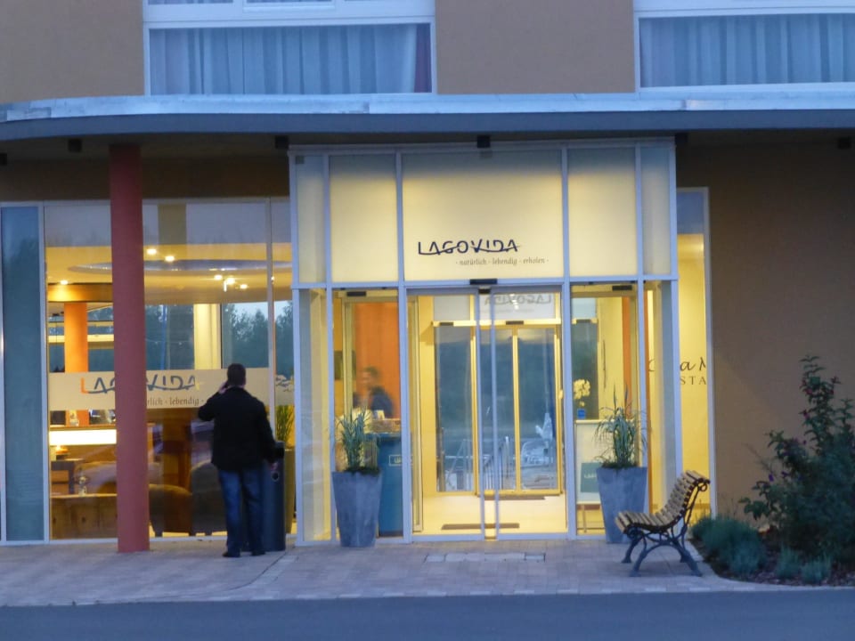 Eingang LAGOVIDA Ferienresort am Störmthaler See