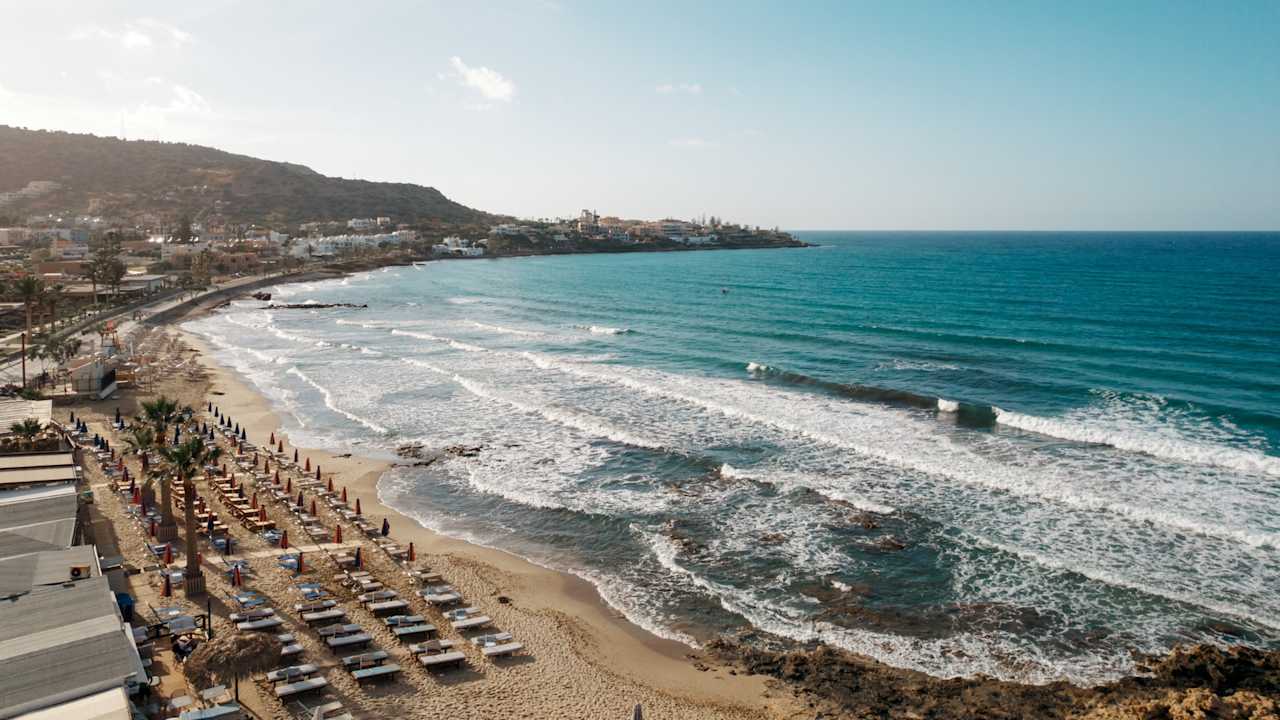 Strand Nami Hotel & Suites