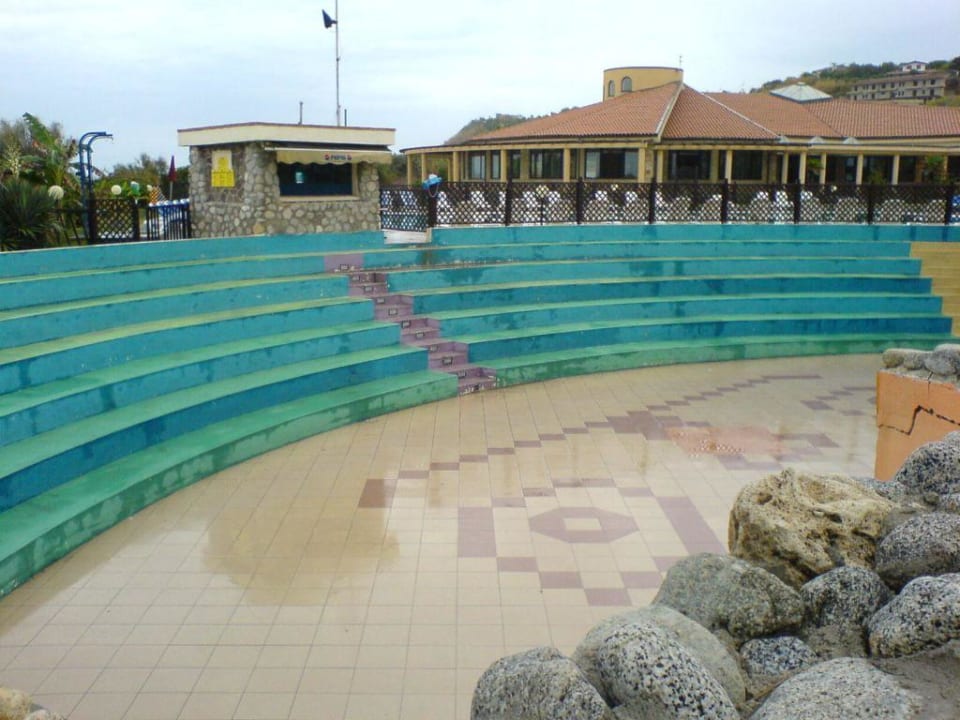 Amhpitheater Villaggio Torre Ruffa Robinson