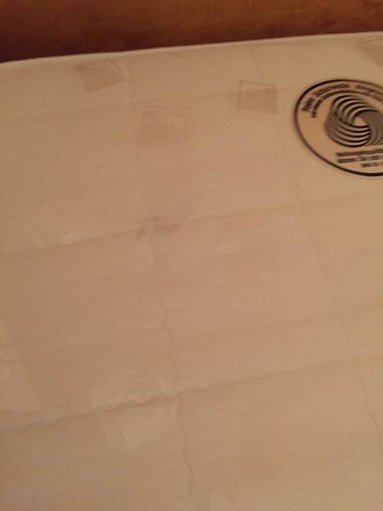 Gammlige Matratze Hotel Goldener Hirsch