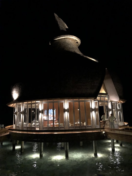 Gastro Outrigger Maldives Maafushivaru Resort