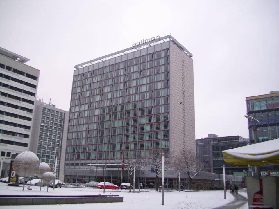 Außenansicht Pullman Newa Occidental Dresden Newa