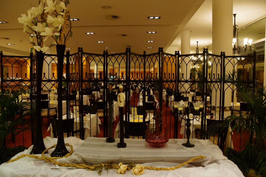 Frühstück freie Platzwahl am Abend fester Platz Grupotel Playa de Palma Suites & Spa