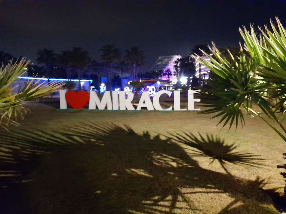 Außenansicht Hotel Miracle Resort