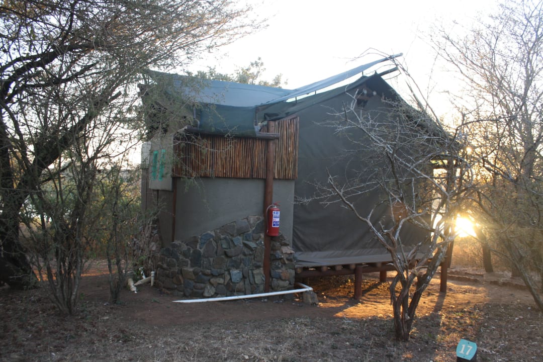 Rückseite Safarizelt Restcamp Lower Sabie