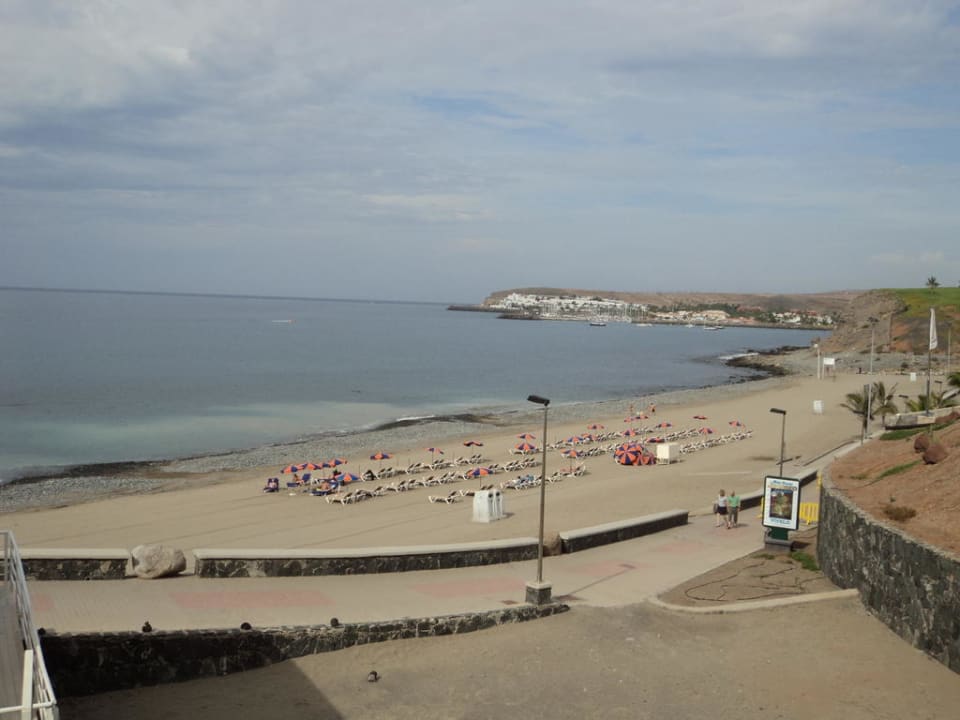 Strand vor dem Hotel H10 Playa Meloneras Horizons Collection