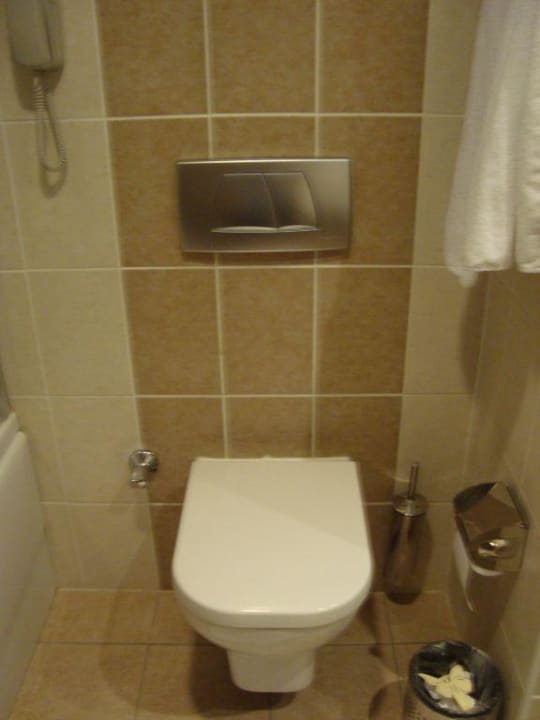 Das Klo inkl. Bidé-Funktion Trendy Aspendos Beach Hotel