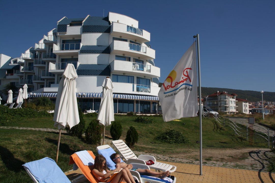 Unterer Poolbereich in Richtung Zimmer Hotel Sineva Beach