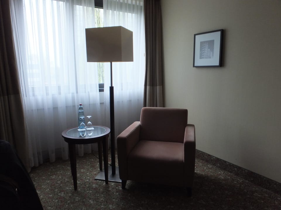 Ein bequemer Sessel Z. Nr. 407 Courtyard by Marriott Düsseldorf Seestern