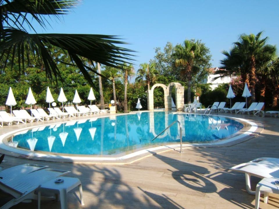 Ruhepool, morgens um 8 Uhr Labranda Alantur Resort