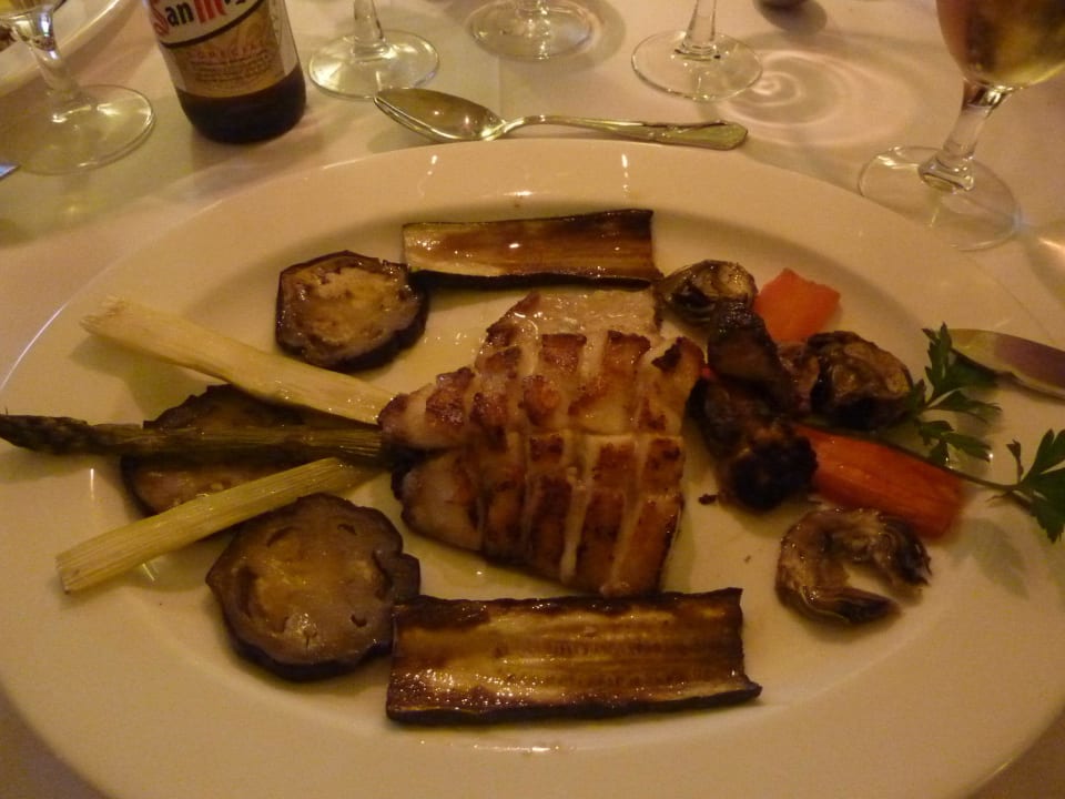 Abendmenue, frischer Fisch, liebevoll zubereitet. Finca Son Roig