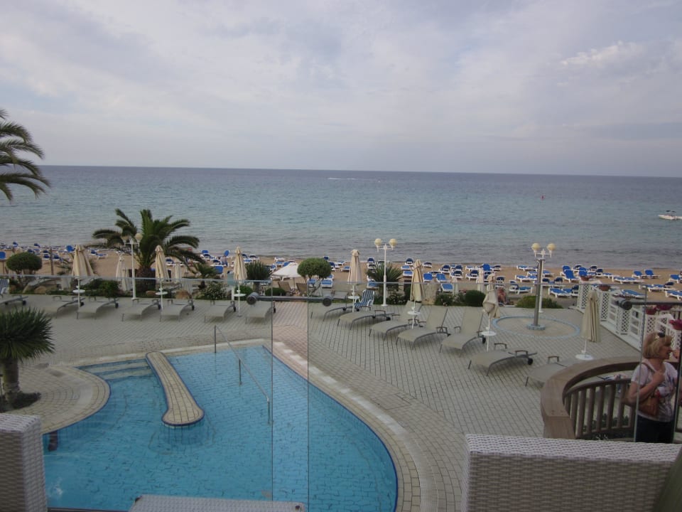 Vom Pool zum Meer nur ein Katzensprung Hotel Sunrise Beach