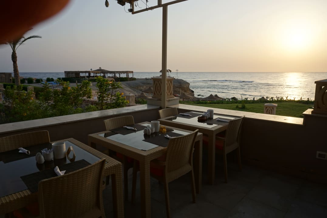 Gastro Rohanou Beach Resort