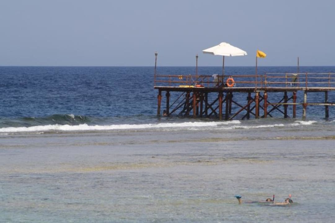 Der einzige Zugang für Schwimmer und Schnorchler Three Corners Sea Beach Resort