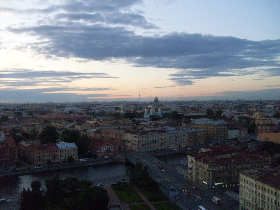 Weiße Nacht AZIMUT Hotel St. Petersburg
