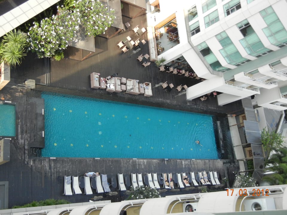 Swimming-Pool JC Kevin Sathorn Bangkok Hotel