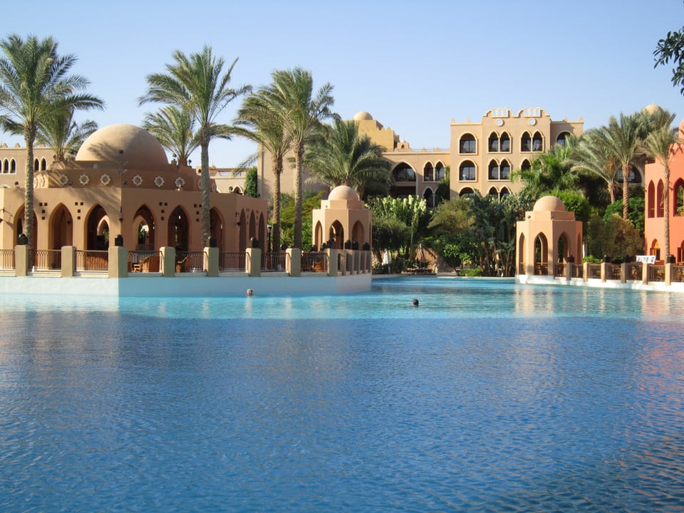 Morgens 8:00 Uhr am Pool Makadi Palace