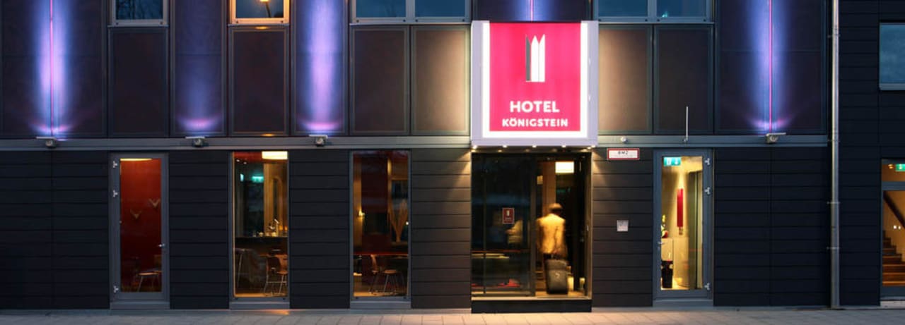 Außenansicht Haupteingang Hotel Königstein