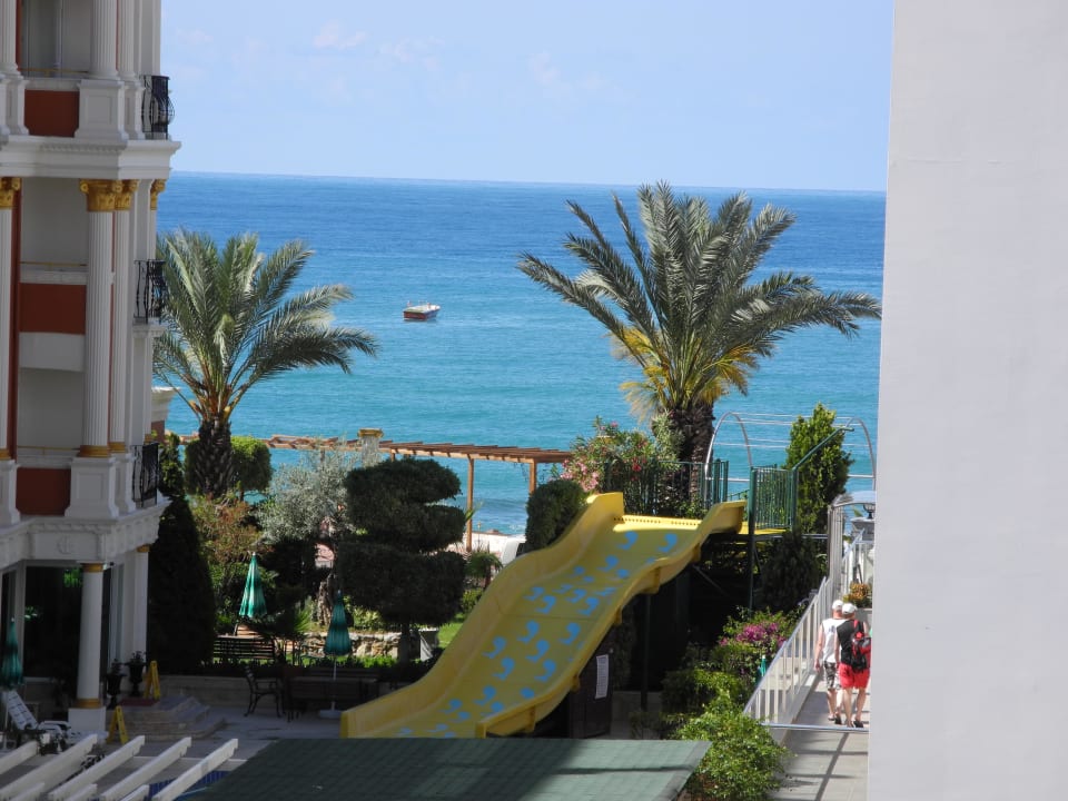 Blick vom Balkon des Zimmer 305 Kaila City Hotel