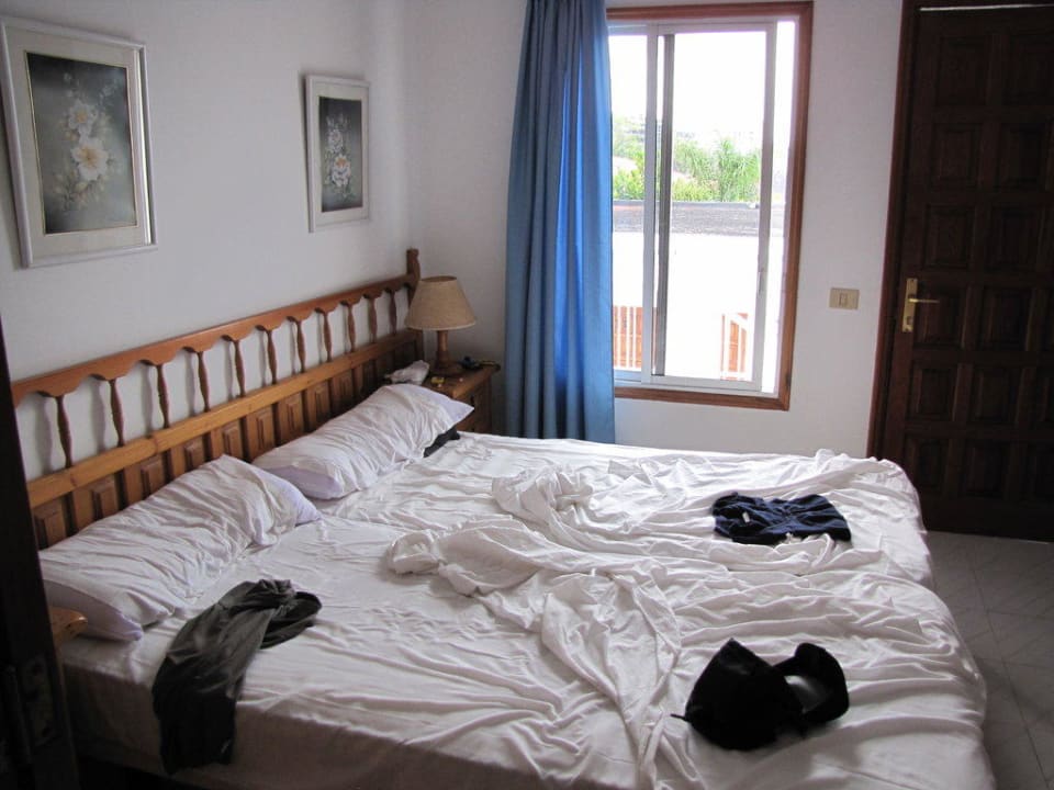 Eines der Schlafzimmer Hotel Punta Negra