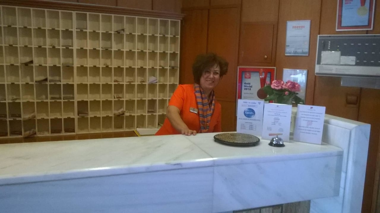 Poppy... Apollon Hotel