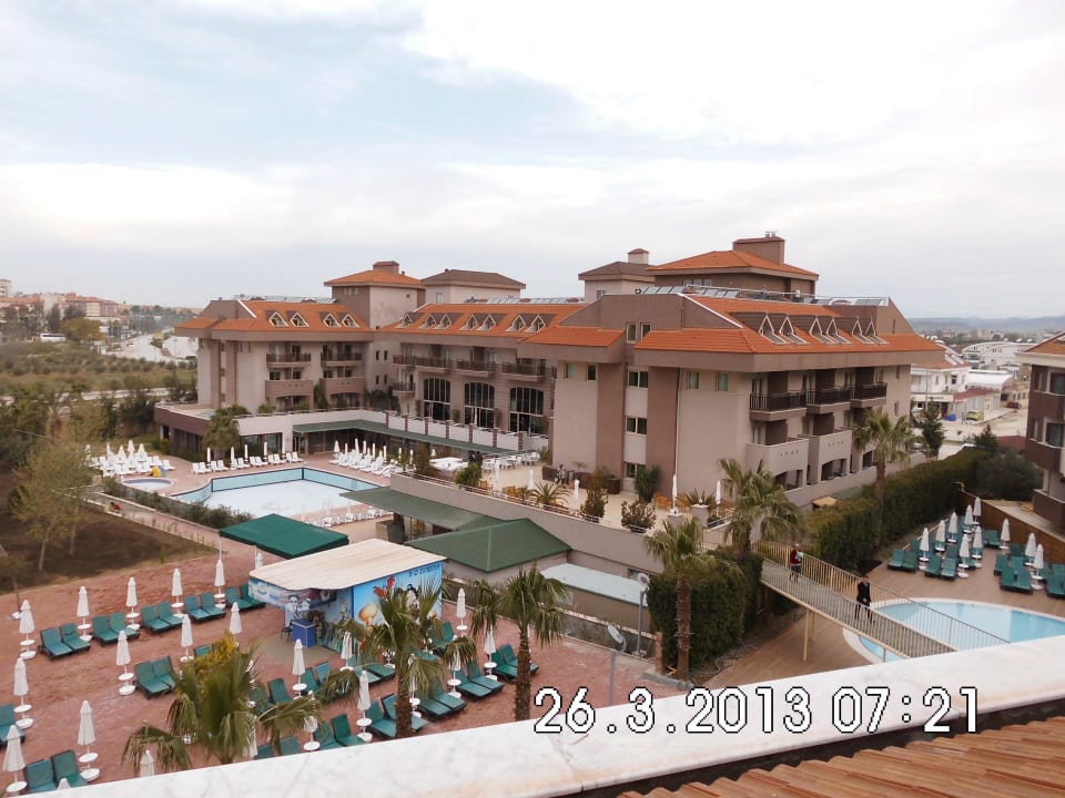 Blick vom Balkon im4 ten Stock Hane Family Resort