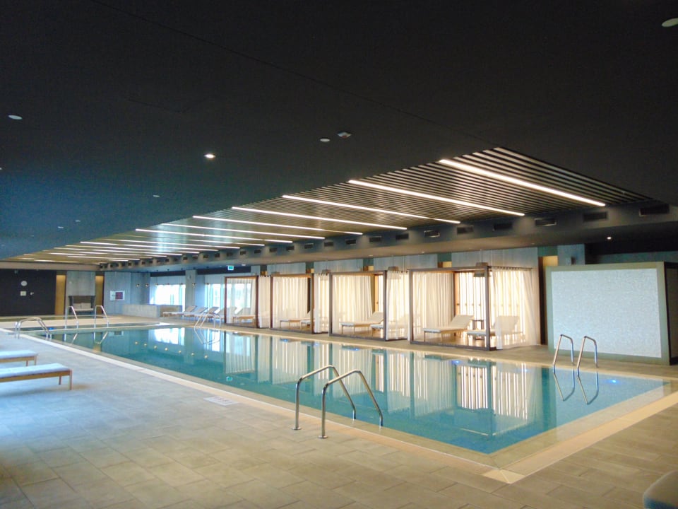 Pool Sheraton Astana Hotel